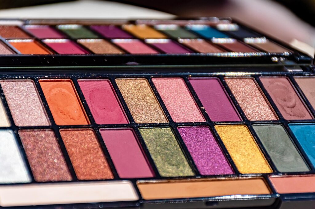 compact cosmetics
