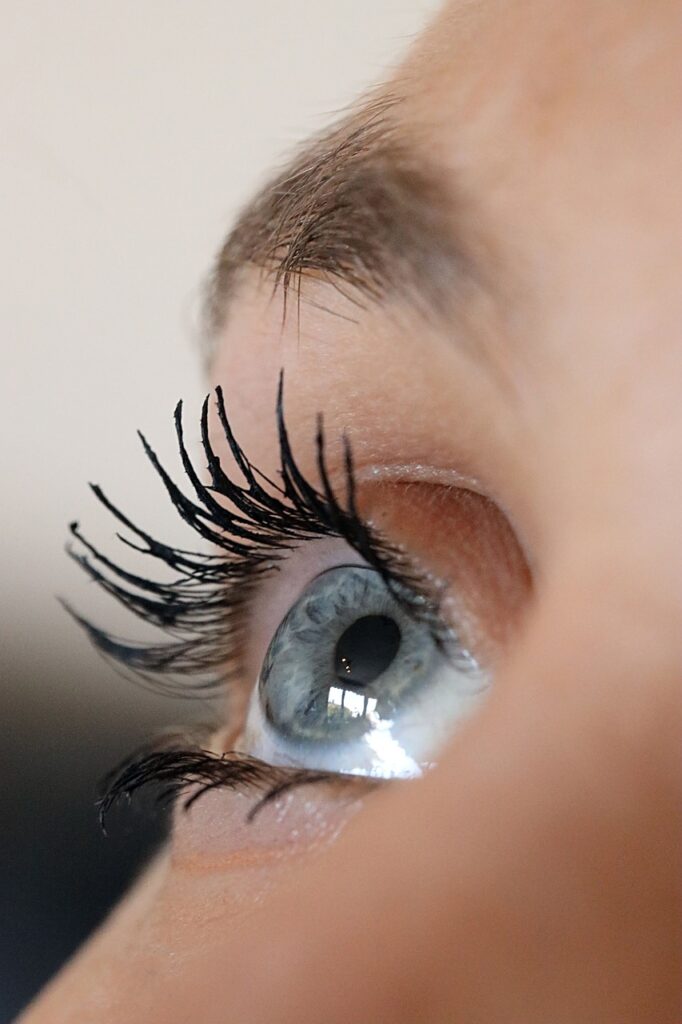 Gwen Stefani eyelashes