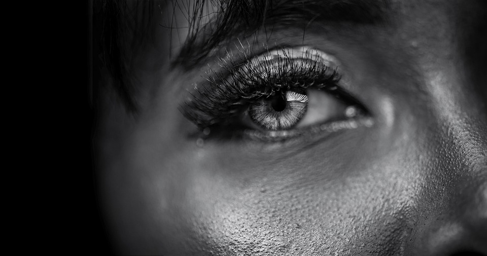 vitiligo eyelashes dangerous